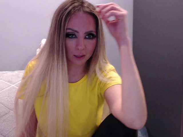 blondalina from BongaCams