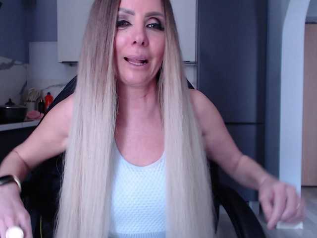 blondalina's BongaCams show and profile