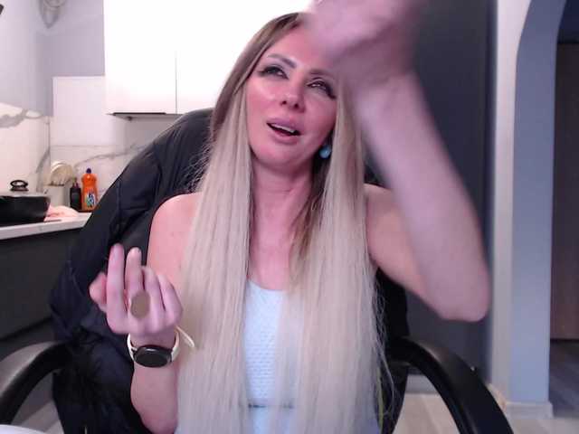 blondalina's BongaCams profile