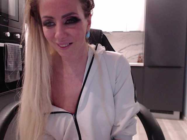 blondalina cam belle