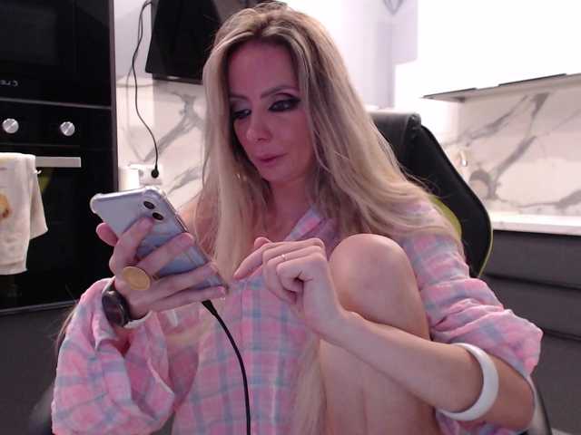  blondalina chat room