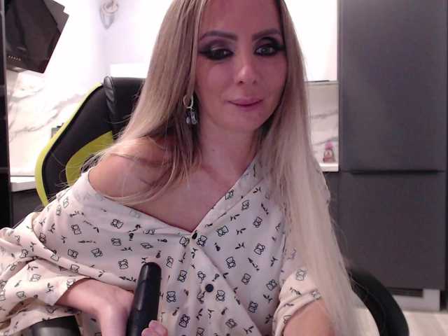  blondalina chat room