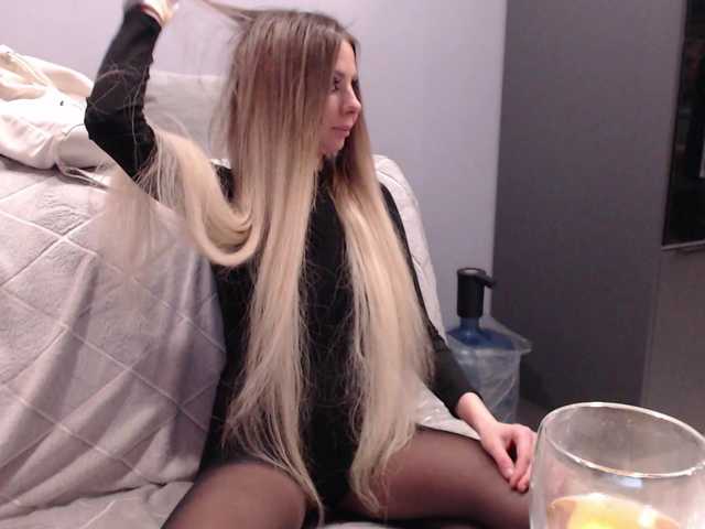 blondalina's BongaCams show and profile