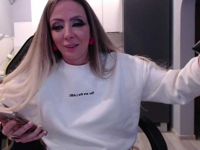 blondalina's BongaCams show and profile