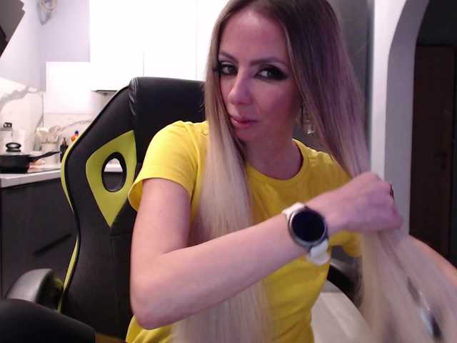 blondalina's BongaCams show and profile