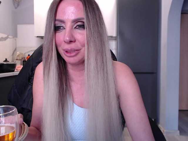 blondalina's BongaCams show and profile