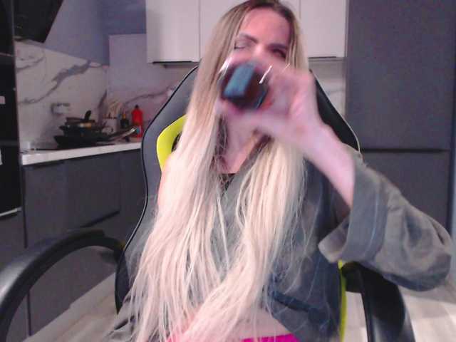 blondalina's BongaCams profile