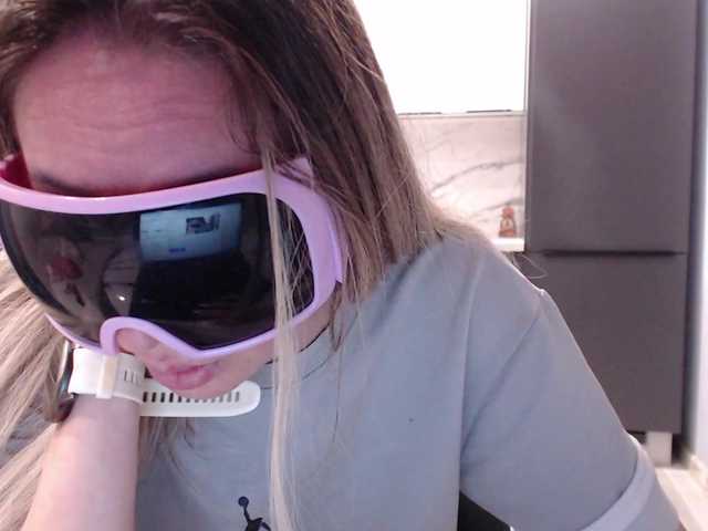 blondalina's BongaCams show and profile