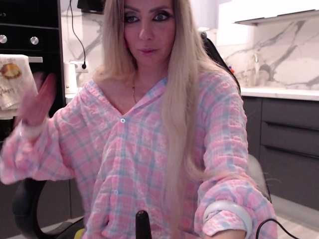  blondalina chat room