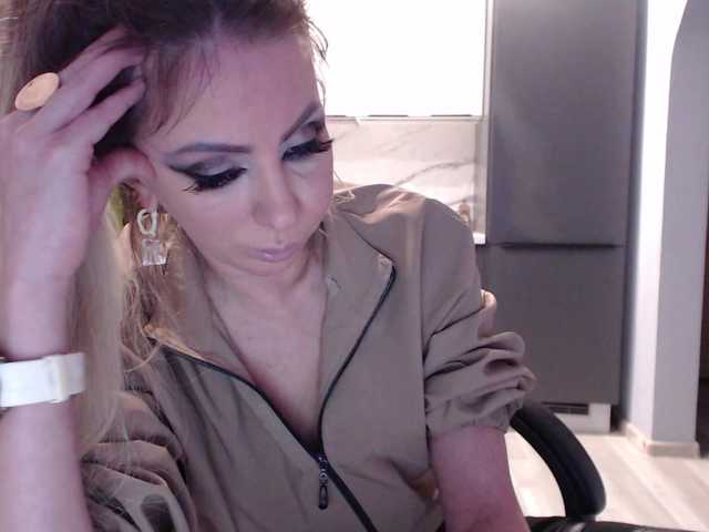 blondalina from BongaCams is Freechat