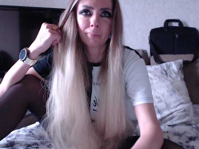 blondalina's BongaCams show and profile