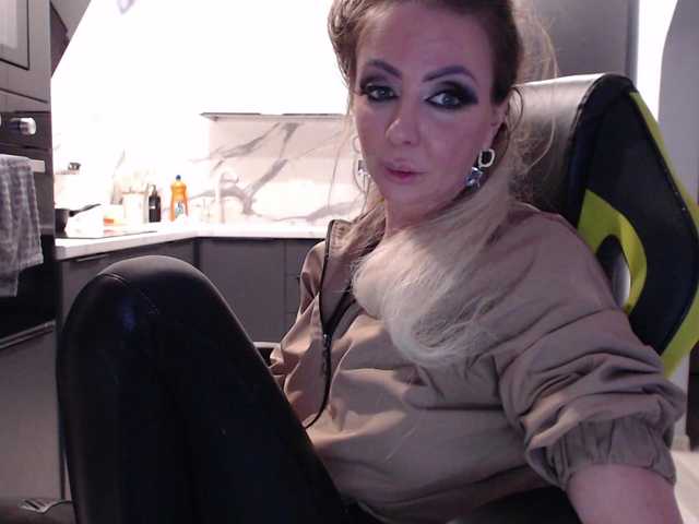 blondalina from BongaCams is Freechat