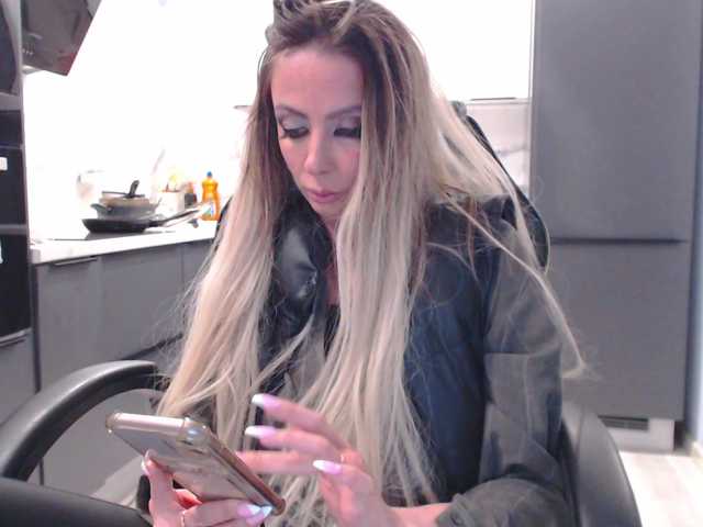 blondalina's BongaCams show and profile