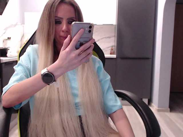 blondalina's BongaCams show and profile