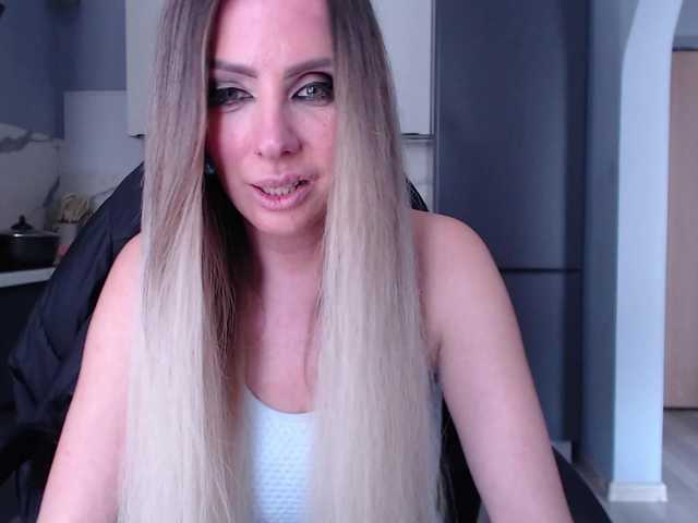 blondalina's BongaCams profile