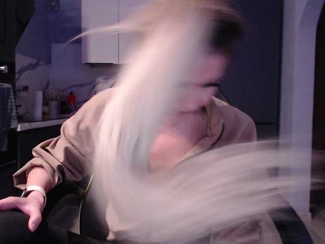 blondalina from BongaCams is Freechat