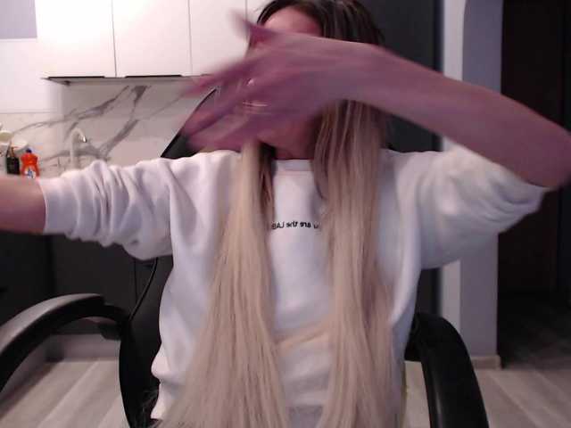 blondalina live cam