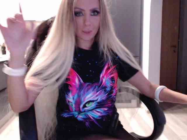 blondalina webcam