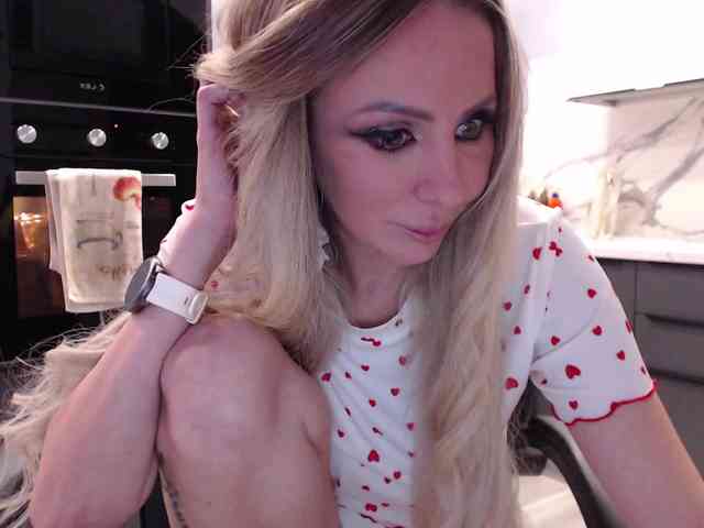 blondalina webcam