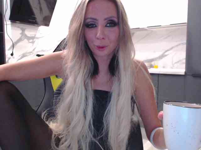 blondalina webcam