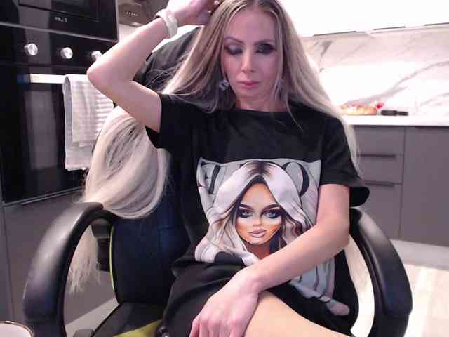 blondalina webcam
