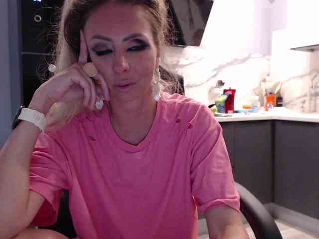 blondalina webcam