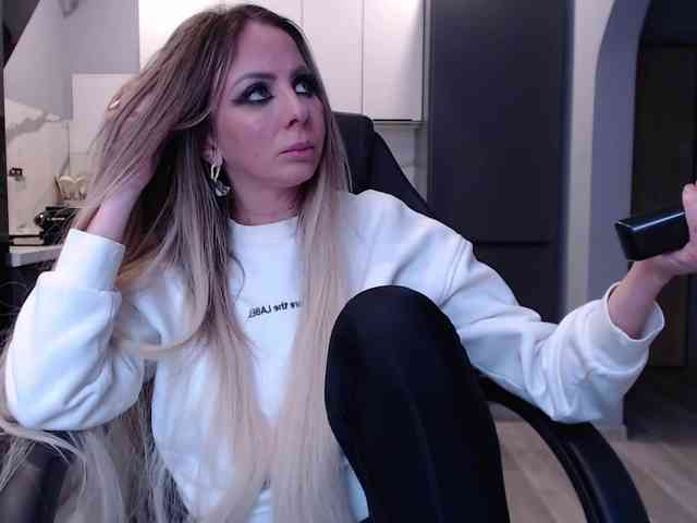 blondalina webcam