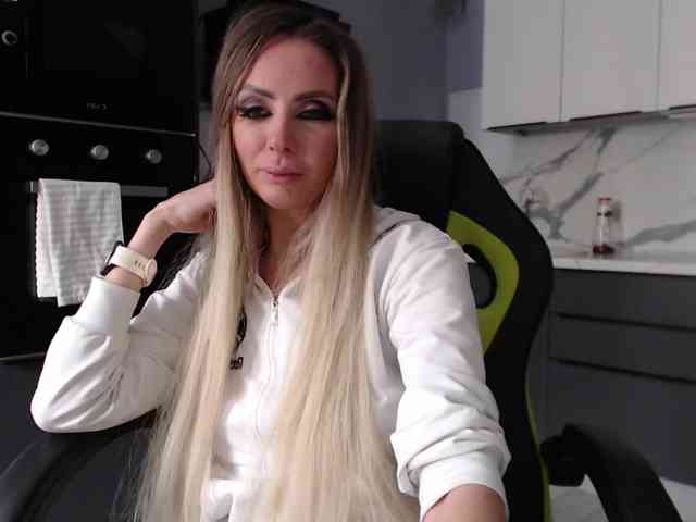 blondalina webcam