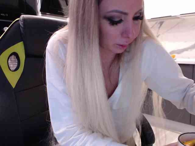 blondalina webcam