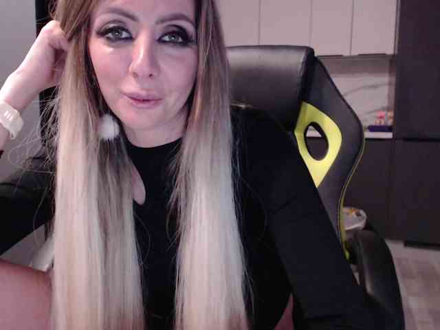 blondalina webcam