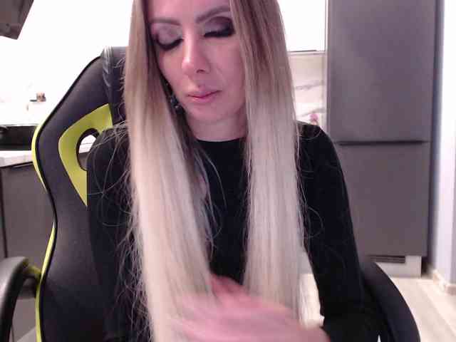 blondalina webcam
