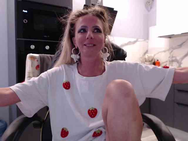 blondalina webcam