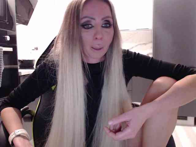 blondalina webcam