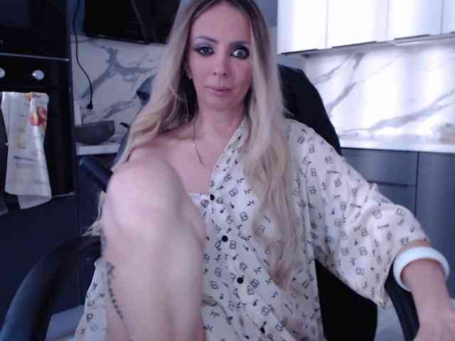 blondalina webcam