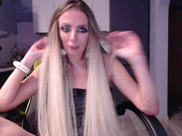 blondalina webcam