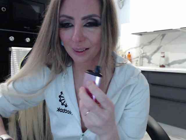 blondalina Live Webcam on BongaCams