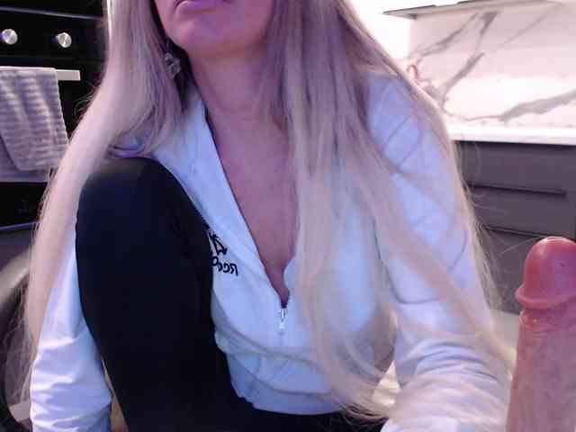 blondalina webcam