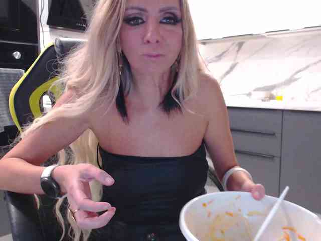 blondalina webcam