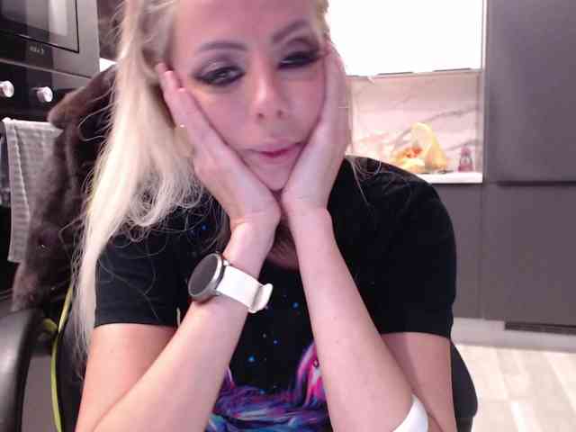 blondalina webcam
