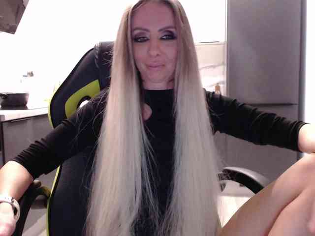 blondalina webcam