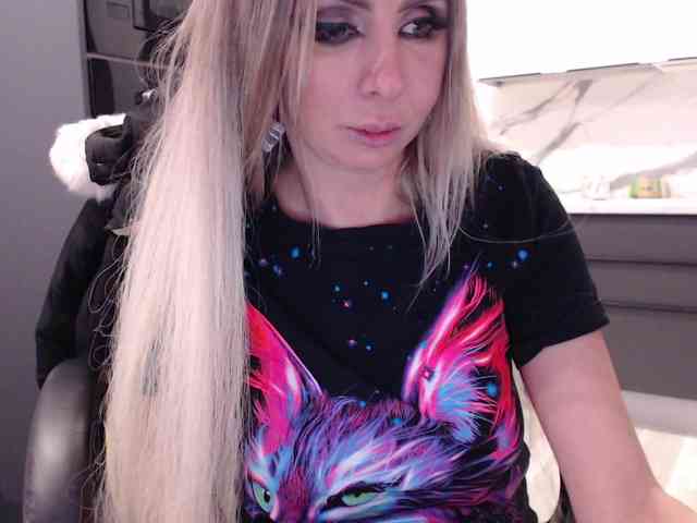 blondalina webcam