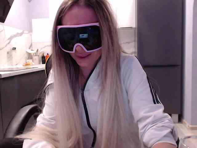 blondalina webcam