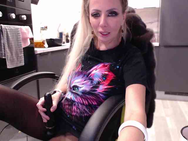 blondalina webcam