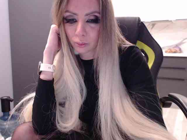 blondalina webcam