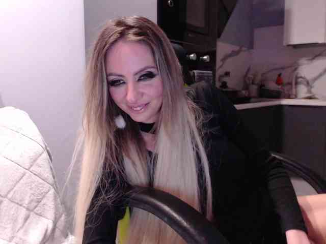 blondalina webcam