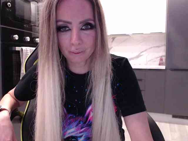 blondalina webcam