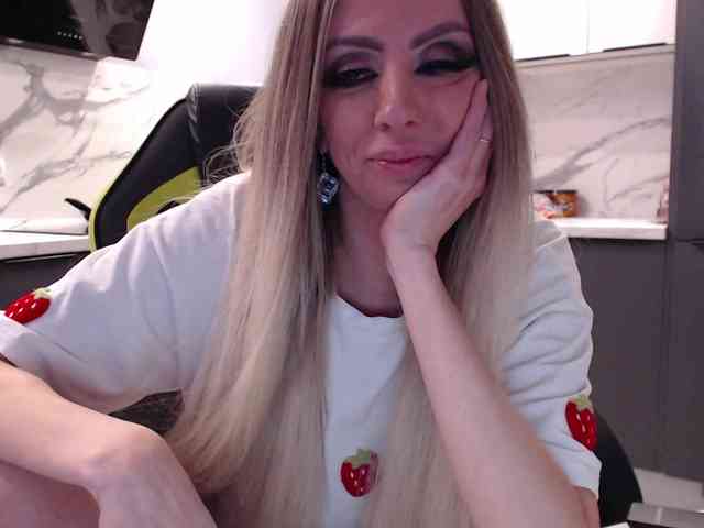 blondalina webcam