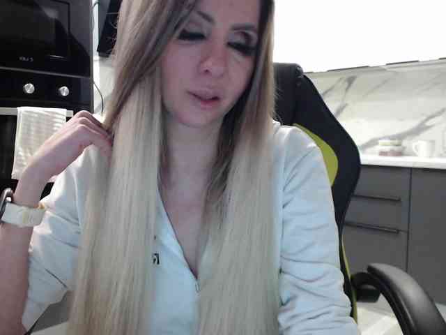 blondalina webcam
