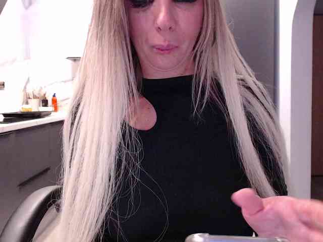 blondalina webcam