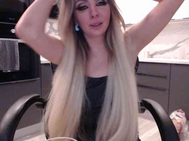 blondalina webcam